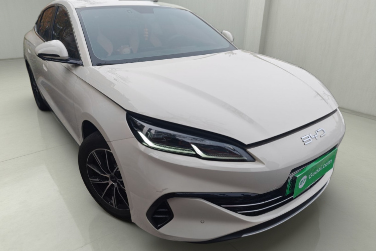 比亚迪 海豹06新能源 2024款 DM-i 80KM尊贵型车身外观3