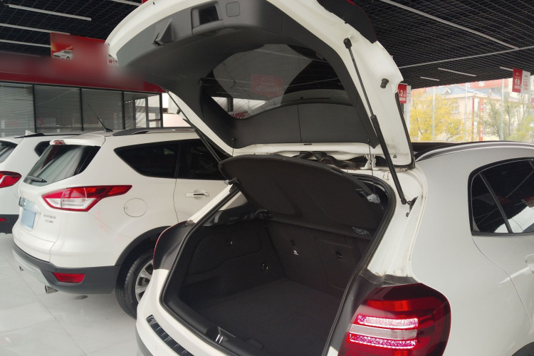 奔驰GLA 2017款 GLA 200 时尚型局部细节23