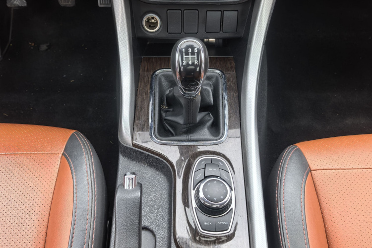 北汽幻速S3 2016款 S3L 1.5L 手动尊贵型局部细节18