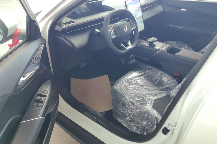 长安 逸动 2025款 蓝鲸 1.5T 500Bar尊贵型中控内饰7001