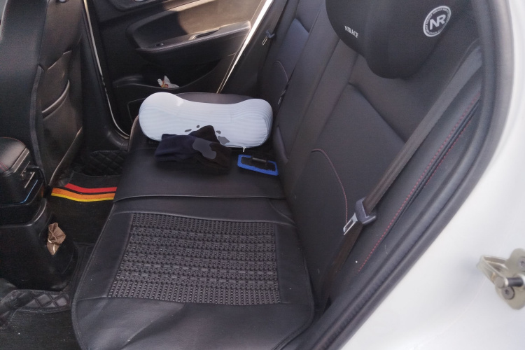 中华V3 2015款 1.5L 手动智能型中控内饰21