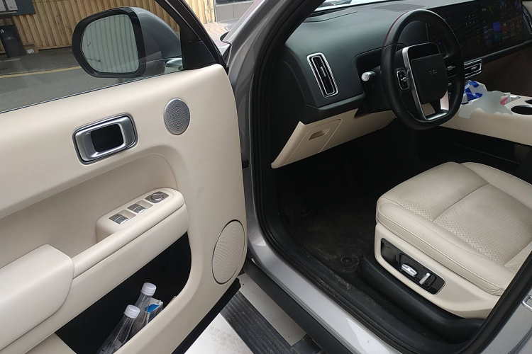 理想汽车 理想L9 2022款 Max中控内饰20