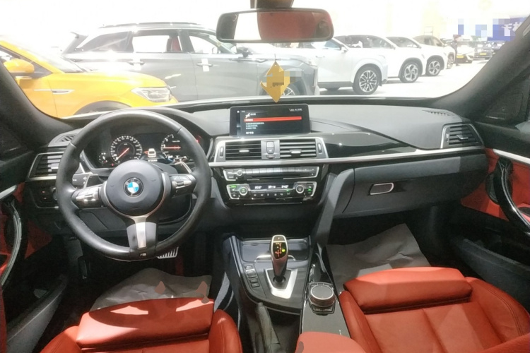 宝马3系GT 2020款 320i M运动曜夜版中控内饰12