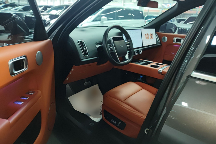理想汽车 理想L9 2022款 Max中控内饰7003