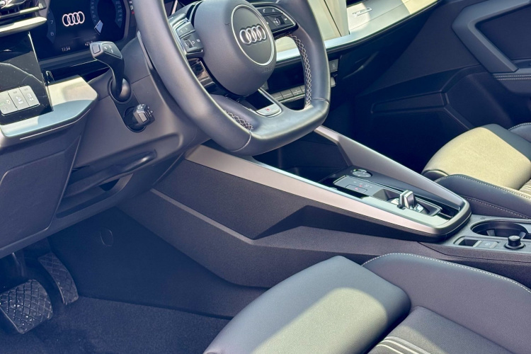 奥迪A3 2023款 改款 Sportback 35 TFSI 时尚运动型中控内饰7004