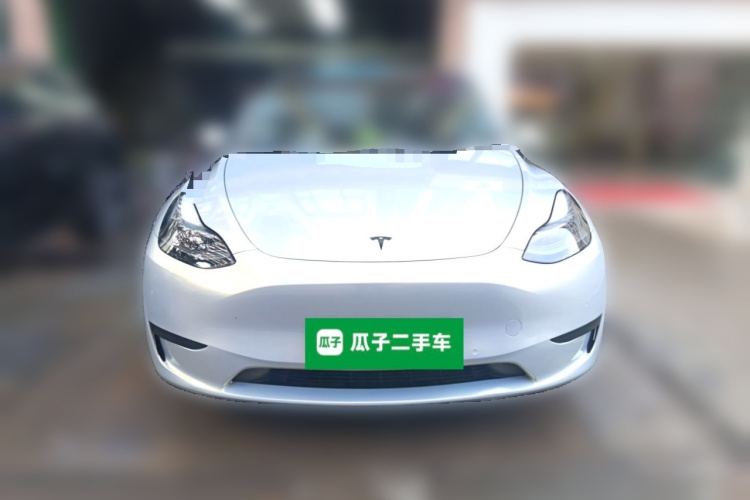 特斯拉 Model Y 2022款 后轮驱动版车身外观2