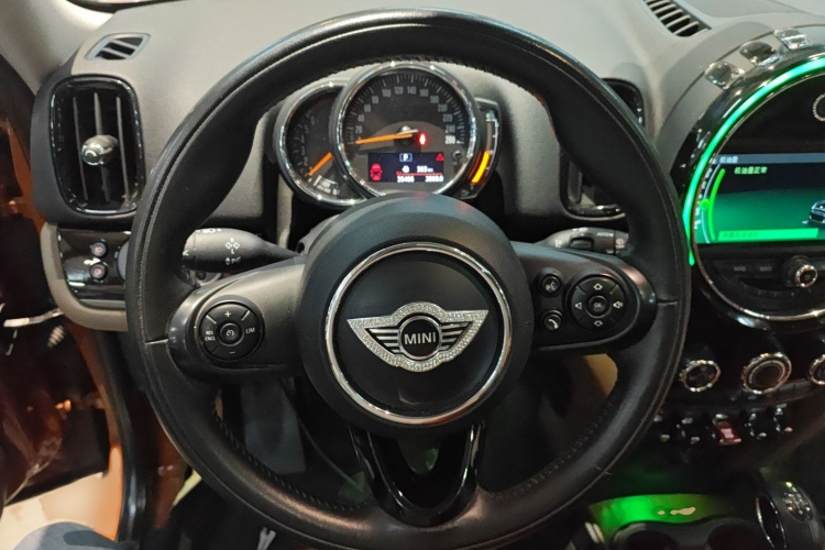 MINI Countryman 2018款 1.5T COOPER ALL4 经典派局部细节13