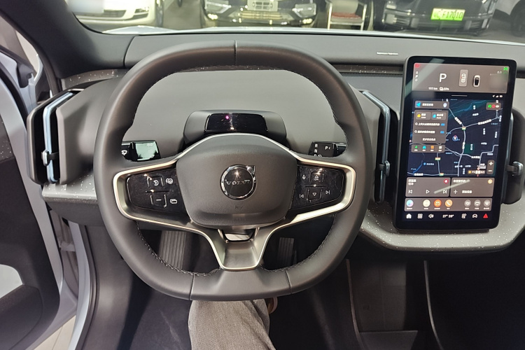 沃尔沃EX30 2025款 后驱长续航版 Ultra中控内饰13