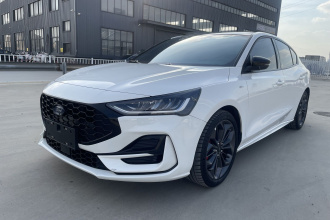 福特 福克斯 2022款 三厢 EcoBoost 180 自动ST Line