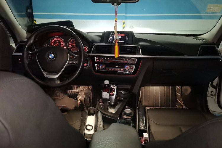 宝马3系 2017款 320Li 时尚型中控内饰7002