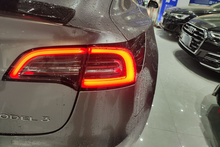 特斯拉 Model 3 2020款 改款 长续航后轮驱动版车身外观6003