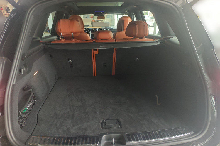 奔驰GLC 2023款 GLC 260 L 4MATIC 豪华型 5座中控内饰23