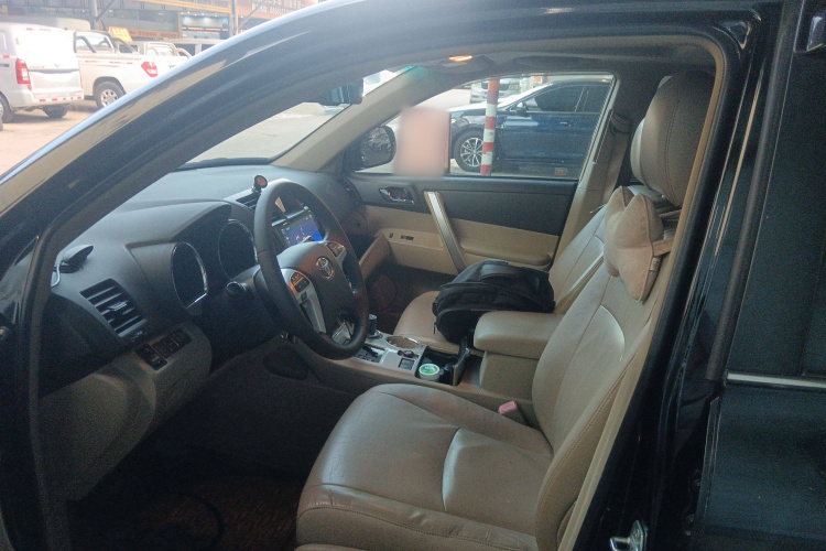 丰田 汉兰达 2012款 2.7L 两驱7座豪华版中控内饰19