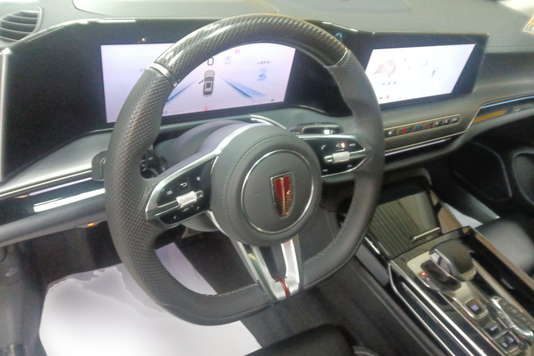 红旗H9 2024款 2.0T 旗畅 私享风尚版中控内饰7002