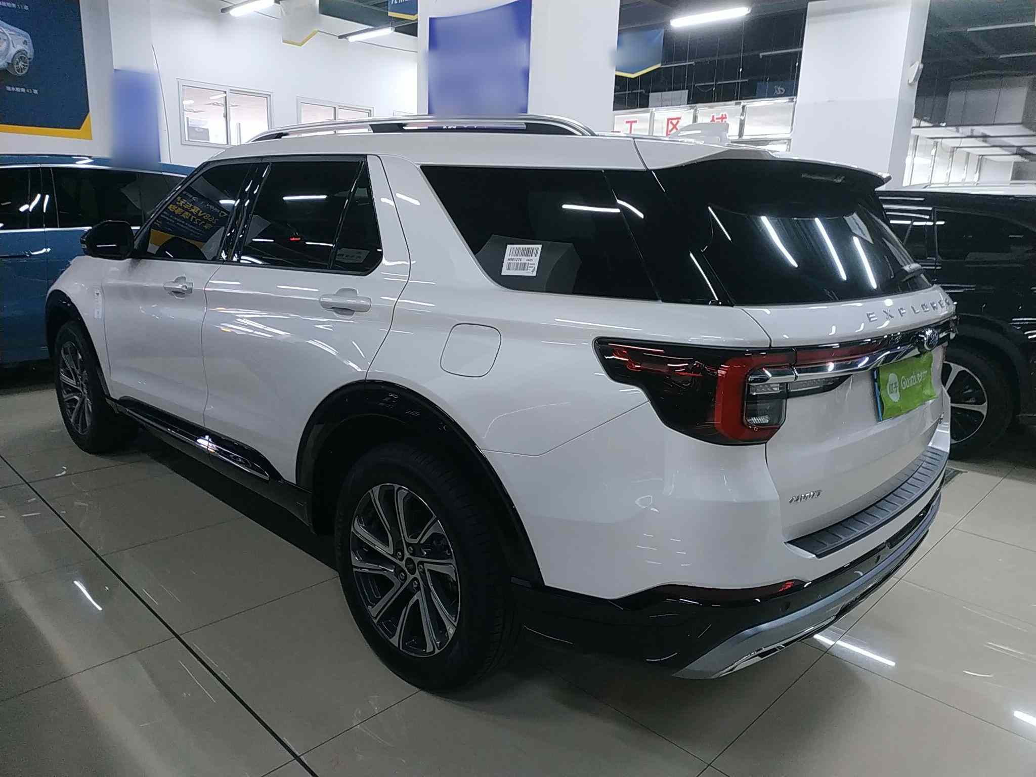 福特 探险者 2025款 2.3T EcoBoost 四驱穿越版 5座(3)
