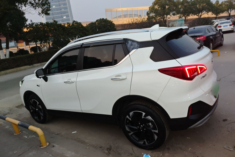 广汽传祺 传祺GS3 2022款 POWER 270T 自动劲享版车身外观4