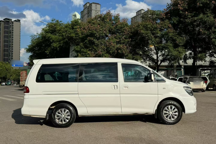 东风风行 菱智M5EV 2020款 长航版 豪华型 7座车身外观6002