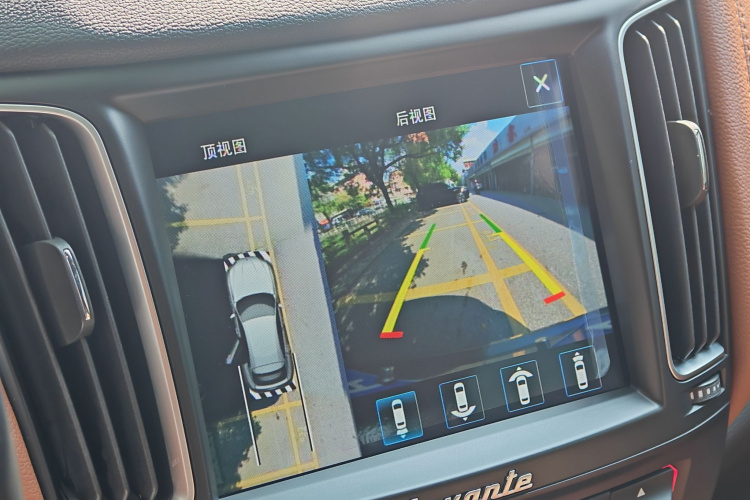 玛莎拉蒂 Levante 2018款 3.0T 标准版中控内饰7007