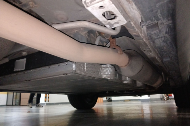 比亚迪 唐新能源 2018款 DM 2.0T 全时四驱智联创享型 7座 国V局部细节9002