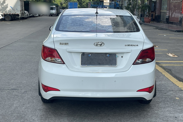 现代 瑞纳 2014款 1.4L 自动智能型GLS车身外观6004