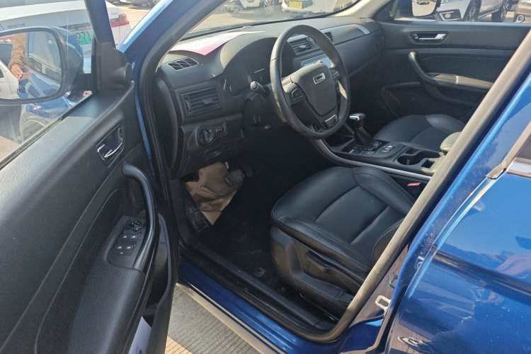 观致5 2018款 改款 1.6T 自动领先型中控内饰7002