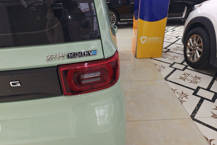 五菱汽车 宏光MINIEV 2022款 马卡龙臻享款 磷酸铁锂车身外观9
