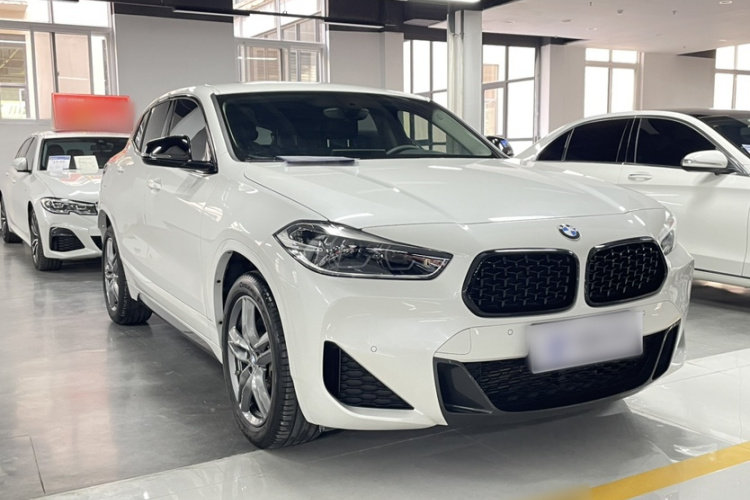 宝马X2 2023款 sDrive25i M运动曜夜版车身外观6002