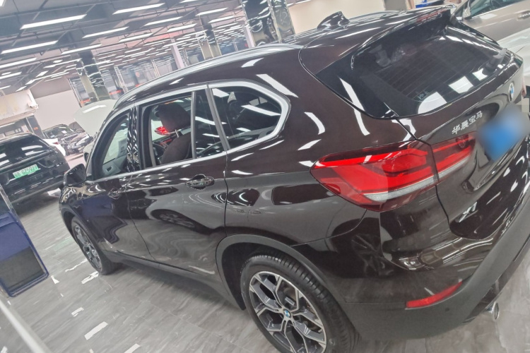 宝马X1 2021款 sDrive25Li 领先型车身外观4