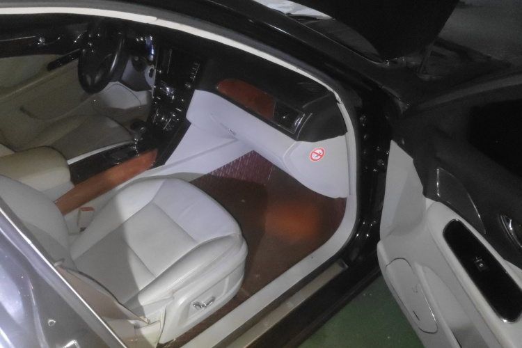 红旗H7 2013款 2.0T 豪华型局部细节9005