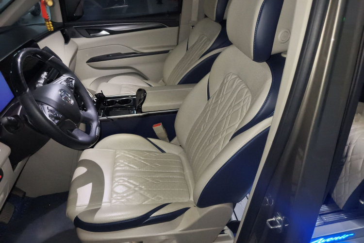 别克GL8 2020款 ES陆尊 653T 舒适型中控内饰19