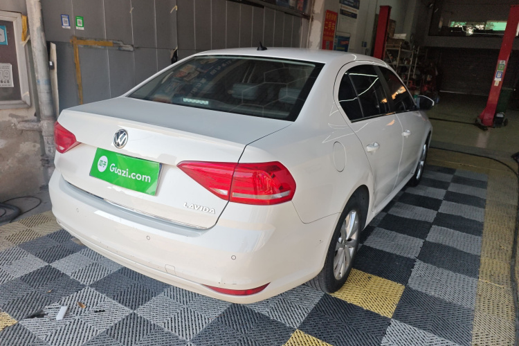 大众 朗逸 2017款 1.6L 自动舒适版车身外观7