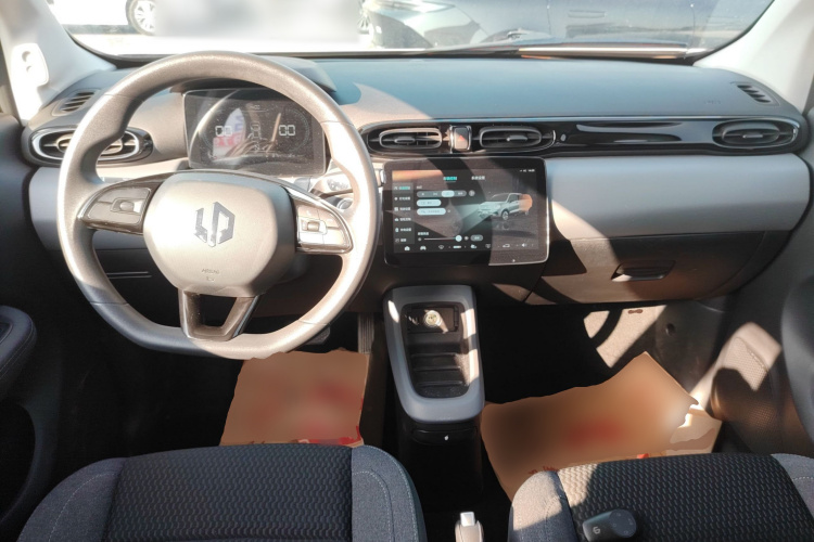 零跑汽车 零跑T03 2021款 400轻享版 三元锂中控内饰12