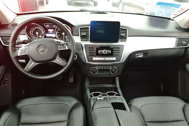奔驰M级 2014款 ML 320 4MATIC中控内饰7002