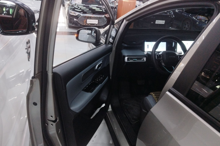 埃安 AION Y 2023款 Plus 510 乐享版中控内饰7003