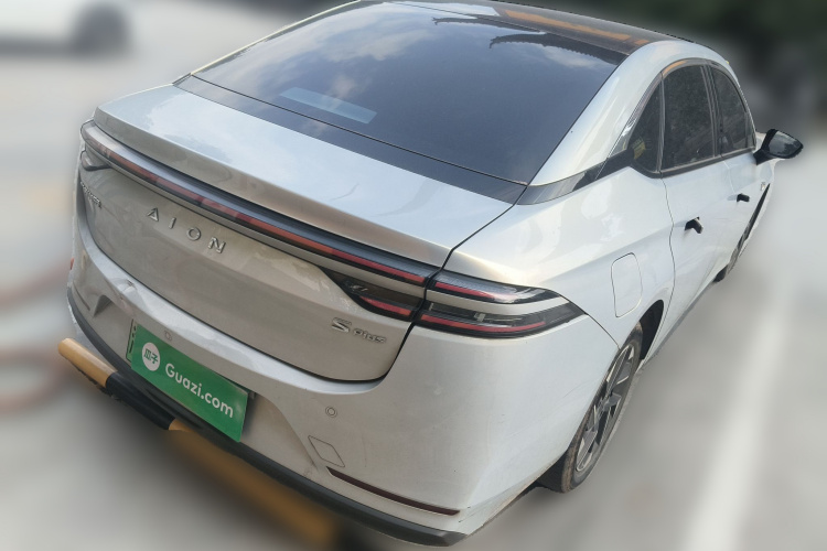 埃安 AION S Plus 2023款 70 乐享版 三元锂车身外观6005