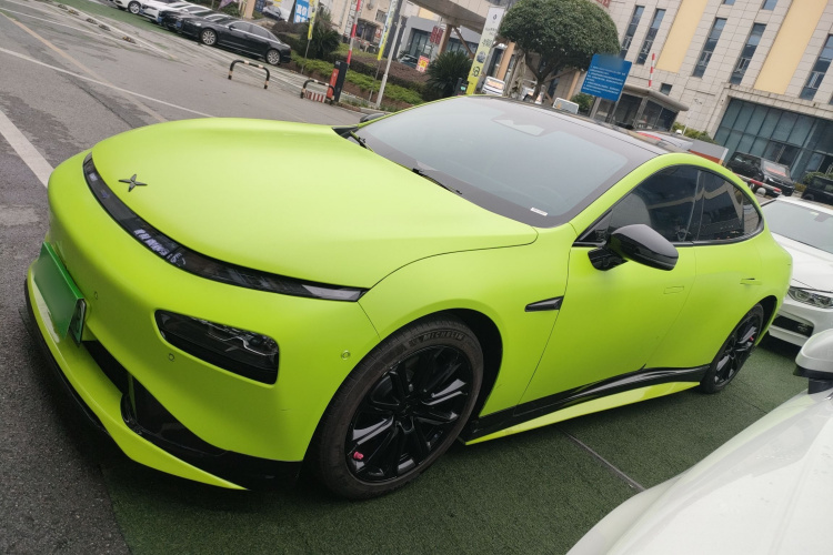 小鹏P7 2022款 670E+鹏翼版车身外观4