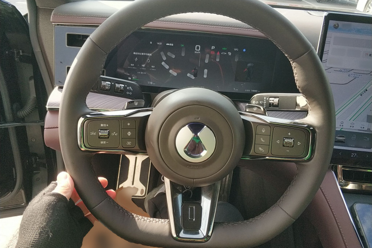 腾势Z9GT 2024款 1100四驱Max首发版中控内饰13