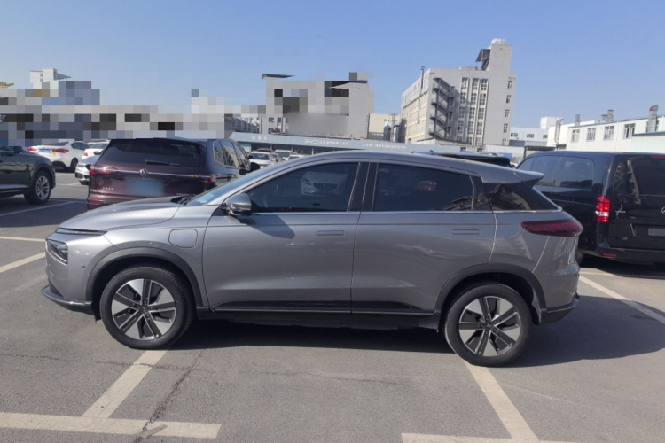 小鹏G3 2021款 G3i 460N车身外观4