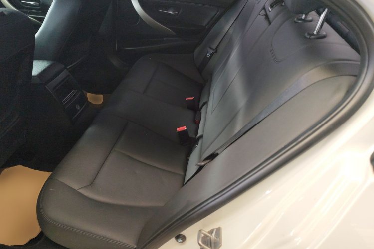 宝马3系 2015款 316i 进取型中控内饰7004