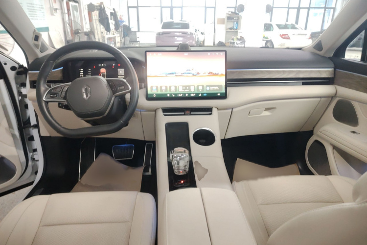 鸿蒙智行 问界M5 2022款 增程四驱至臻版中控内饰7002