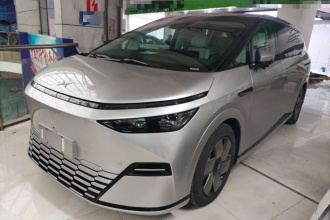 小鹏X9 2025款 650长续航 Max