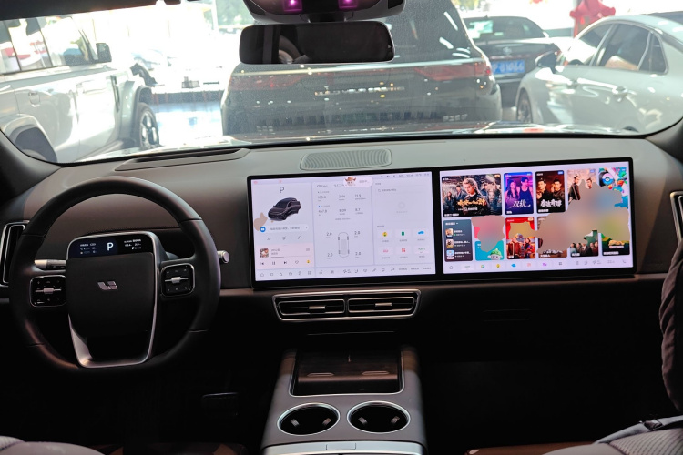 理想汽车 理想L8 2023款 Air中控内饰12