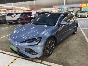 比亚迪 海豹 2022款 550km 标准续航后驱版尊贵型