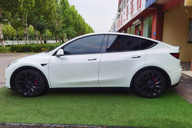 特斯拉 Model Y 2022款 Performance高性能全轮驱动版车身外观6004