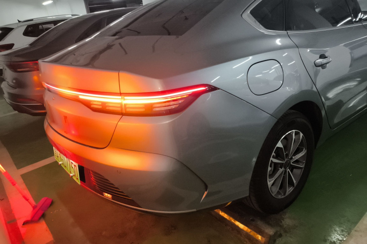 比亚迪 驱逐舰05 2024款 荣耀版 DM-i 55KM 豪华型车身外观6