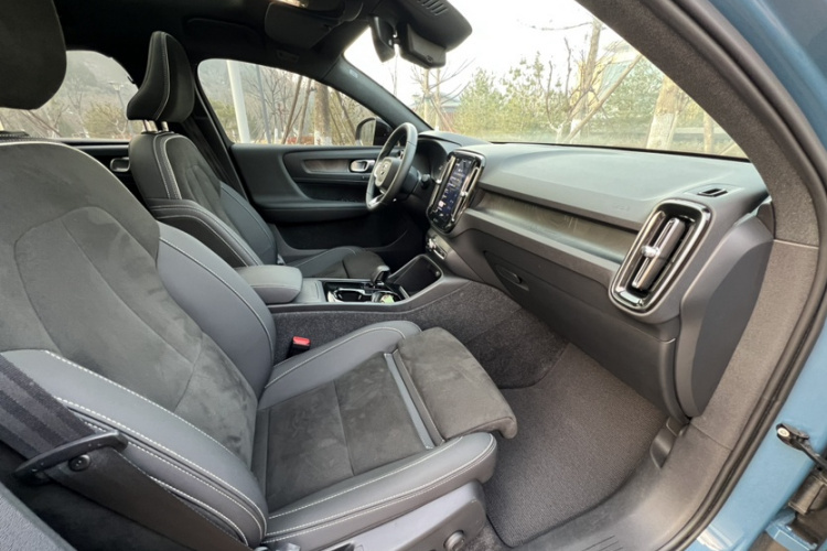 沃尔沃C40 2022款 长续航版 PRO中控内饰7002