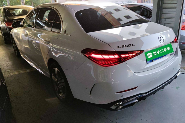 奔驰C级 2022款 C 200 L 运动版车身外观4