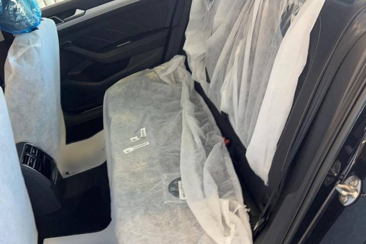 大众 迈腾 2023款 200万辆纪念版 280TSI DSG舒适型中控内饰7001