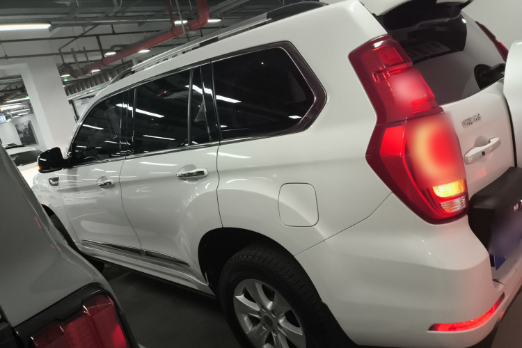 哈弗H9 2017款 2.0T 汽油四驱尊享型 5座车身外观4