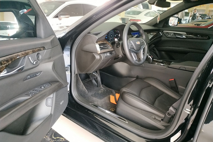 凯迪拉克CT6 2022款 28T 豪华型中控内饰7003